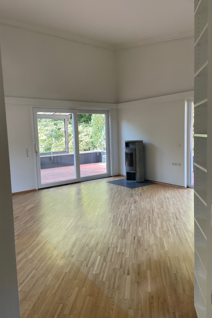 Wohnzimmer mit Kamin