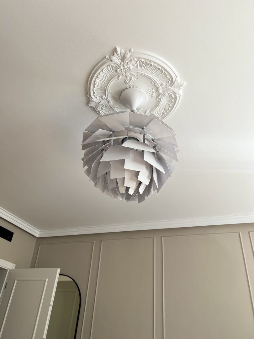 Stuckdecke mit filigranen Details