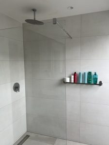 Ebenerdige Regendusche