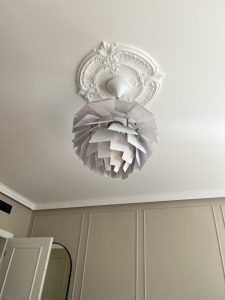 Stuckdecke mit filigranen Details