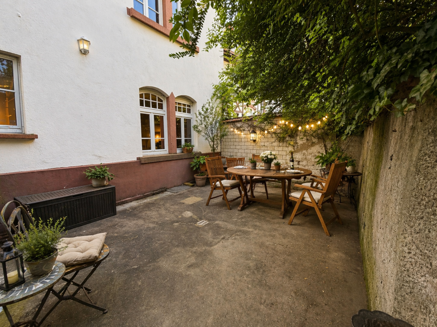 Geschützter, gemütlicher Innenhof