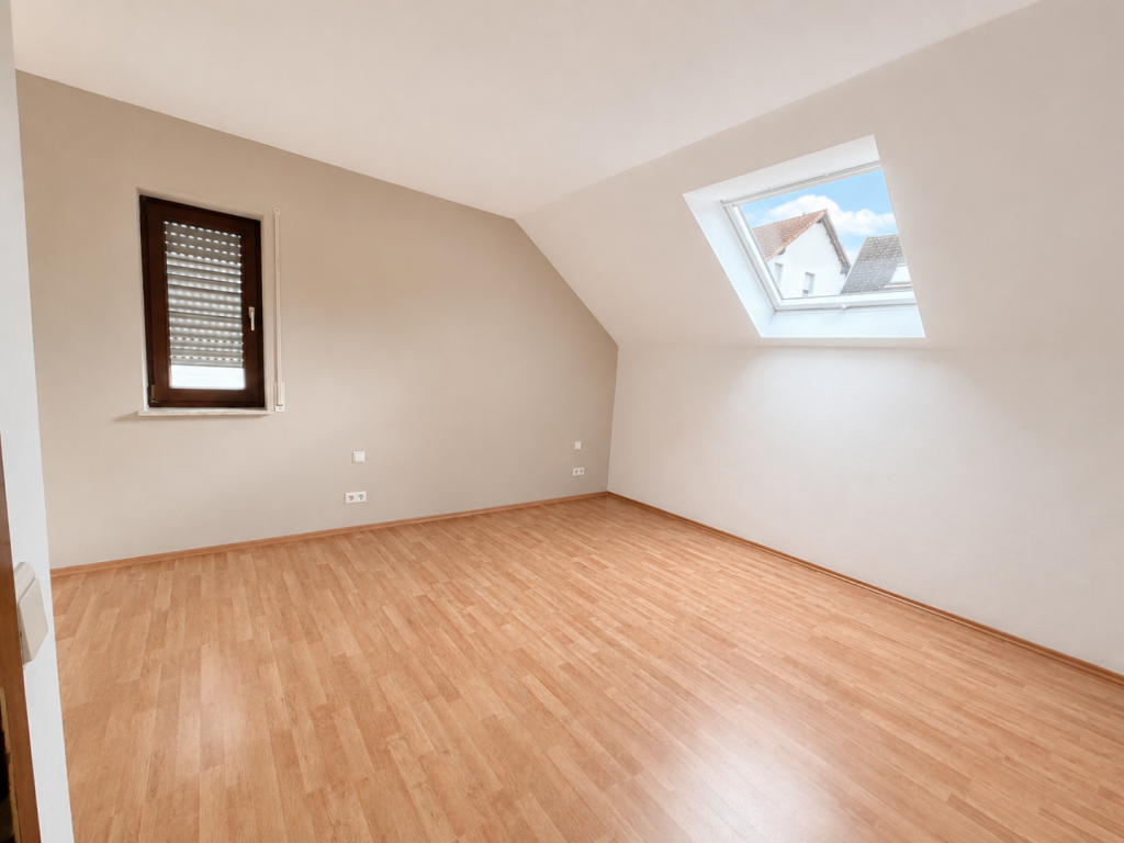 Ruhiges Schlafzimmer unter dem Dach